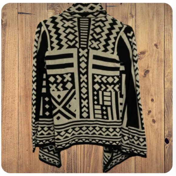 Staring at stars black % cream knit open pattern cardigan - Picture 3 of 5